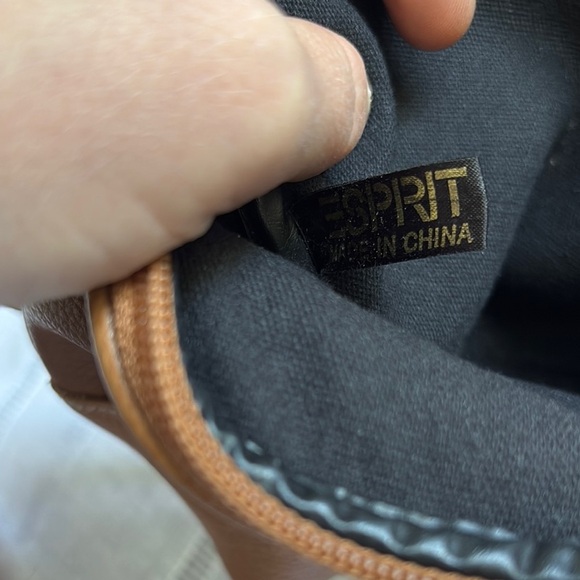 Esprit Vintage Brown Crossbody Bag with Sleek Design - Picture 8 of 14